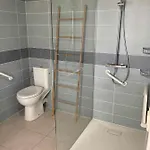 مكان تخييم Les Chenes *