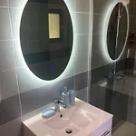 Les Chenes مكان تخييم *