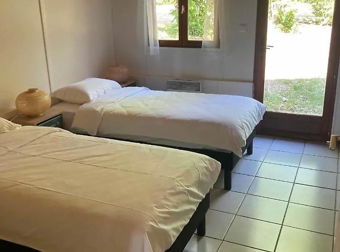 Camping Résidence Les Chênes *